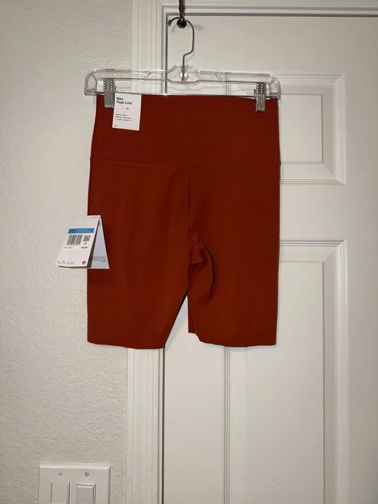 Nike Yoga Luxe High-Rise Women’s Bike Shorts - Rust - Picture 4 of 7